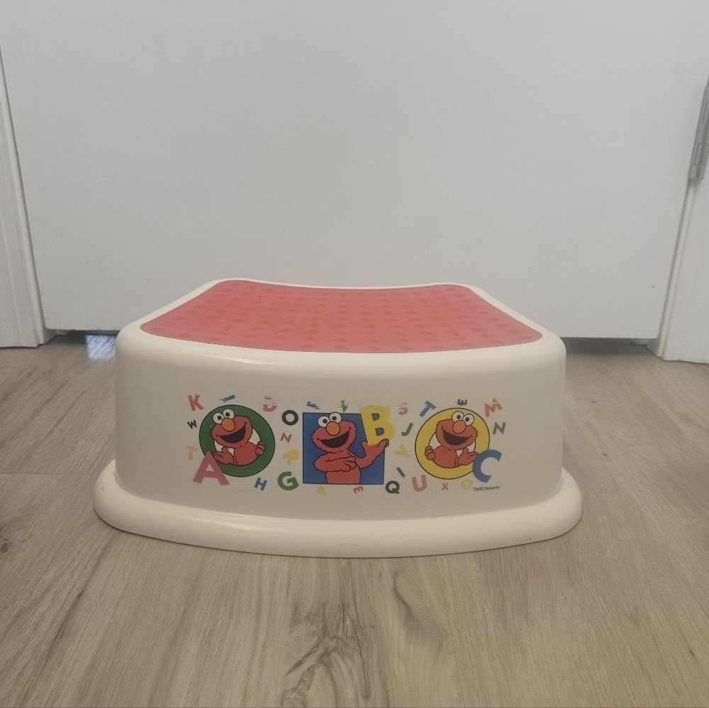 Sesame Street Elmo Kids Step Stool - Red and Cream